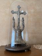 Kruisbeeld onder glazen stolp, Antiek en Kunst, Antiek | Religieuze voorwerpen, Ophalen