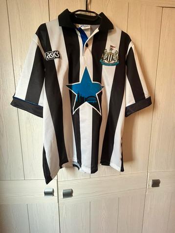 Vintage Newcastle soccer tee beschikbaar voor biedingen
