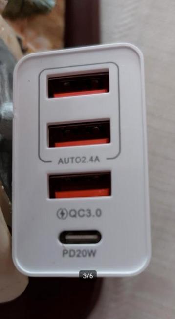 Snelle oplader en kabel beschikbaar voor biedingen