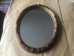 Oude ovalen wandspiegel in houten gesculpteerde lijst.46x36, Ophalen