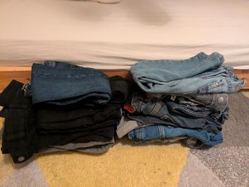 Jeans enfant taille 3 et 4 ans beschikbaar voor biedingen
