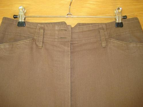 Sportieve bruine damesbroek – maat 42, Kleding | Dames, Broeken en Pantalons, Zo goed als nieuw, Maat 42/44 (L), Bruin, Lang, Ophalen of Verzenden