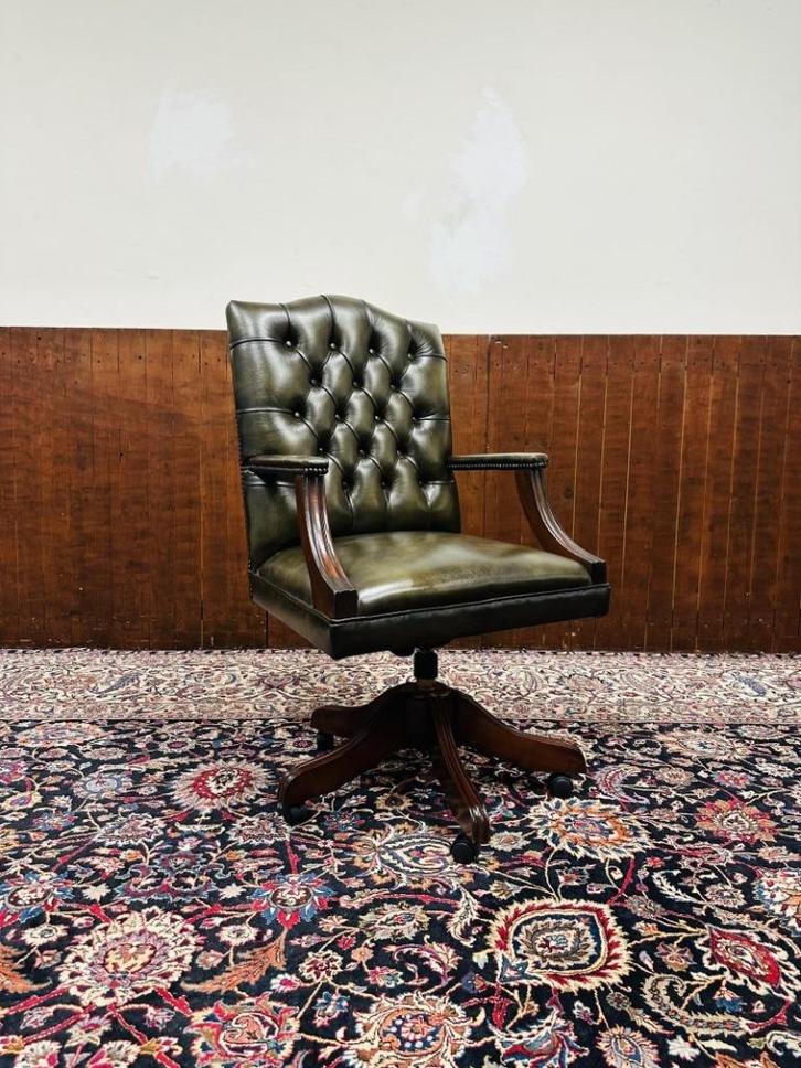 Klassiek Engels Chesterfield Bureaustoel, Antiek en Kunst, Antiek | Kantoor en Zakelijk, Ophalen of Verzenden