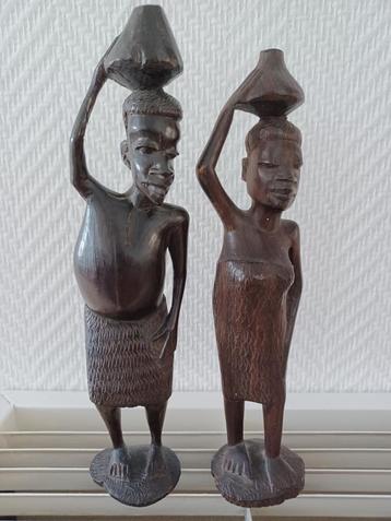 Handgemaakt man en vrouw uit Tanzania beschikbaar voor biedingen