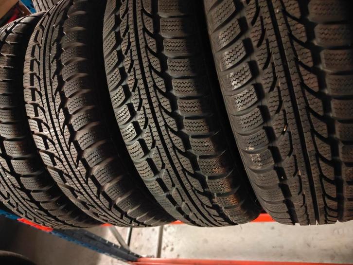 155/65r14 Hankook 30€ l'unité avec montage 15565r14, Autos : Divers, Pièces de sport automobile, Comme neuf, Enlèvement ou Envoi