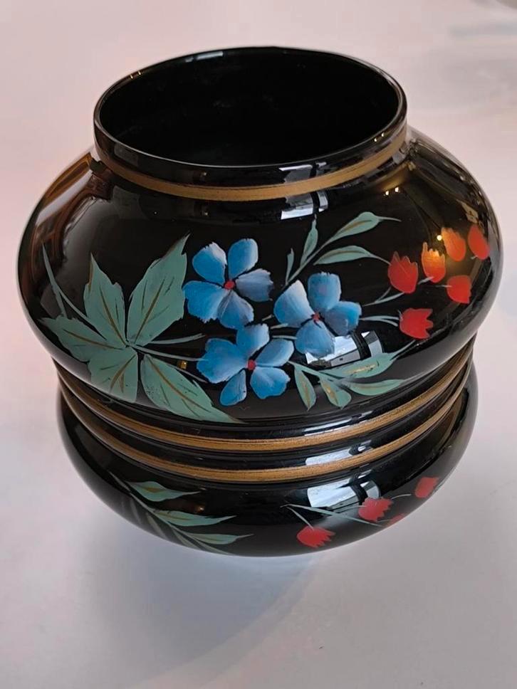 Bolvormige vaas in hyaliet glas, Antiek en Kunst, Antiek | Glaswerk en Kristal, Ophalen of Verzenden