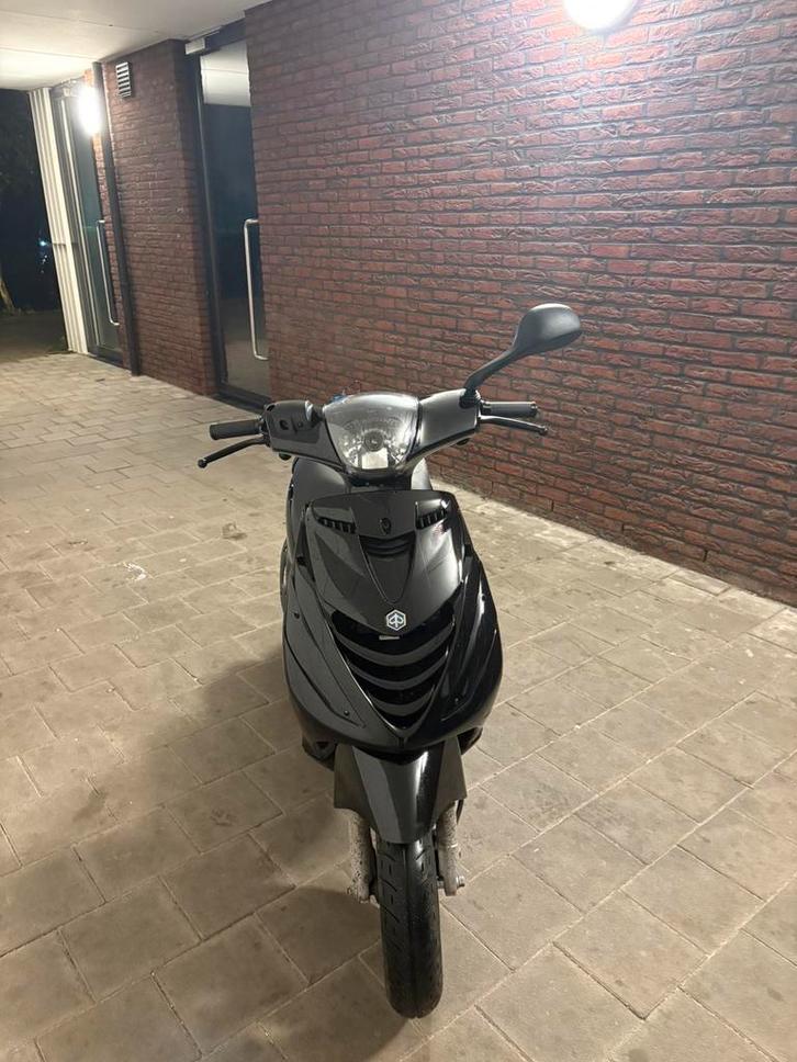 Piaggio zip Iget 2022 A klasse, Fietsen en Brommers, Scooters | Piaggio, Zo goed als nieuw, Zip, Klasse A (25 km/u), Benzine, Ophalen