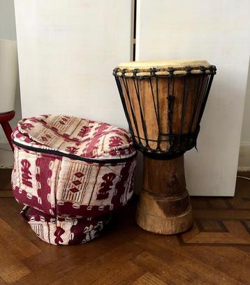 Djembe met draagzak  beschikbaar voor biedingen