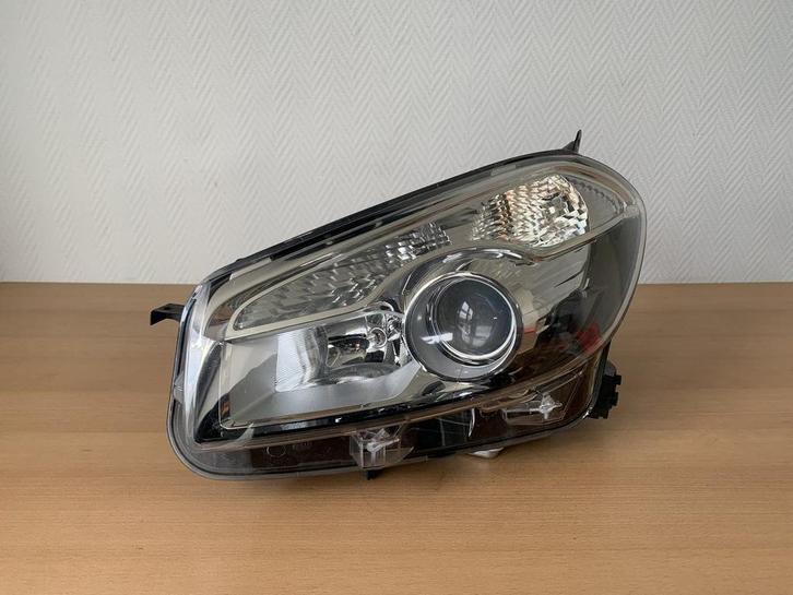 koplamp rechts nissan qashqai 2010 tot 2013 xenon 26060BR63A, Auto-onderdelen, Verlichting, Nissan, Gebruikt, Ophalen of Verzenden