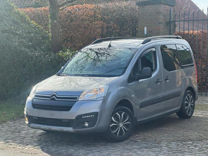 Citroën Berlingo - Multispace 2017 1.2 essence 180.000km, Autos, Citroën, Particulier, Berlingo, Adapté aux personnes handicapées