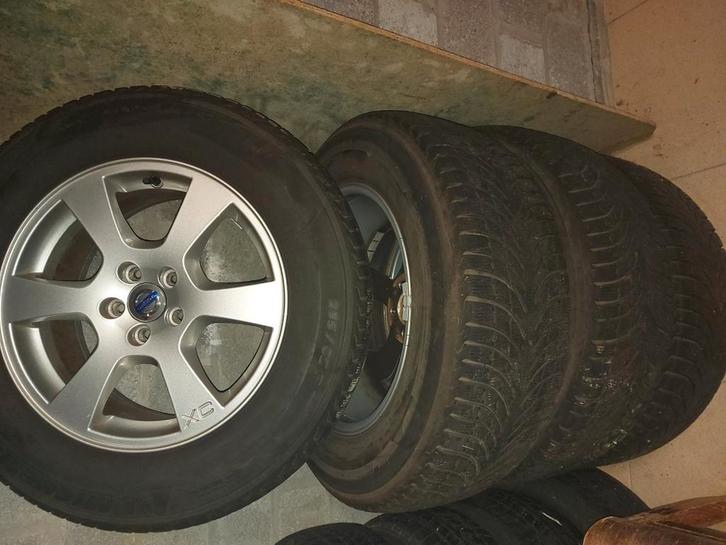 Volvo 17" velgen met winterbanden Michelin, Auto-onderdelen, Banden en Velgen, Velg(en), Winterbanden, Ophalen