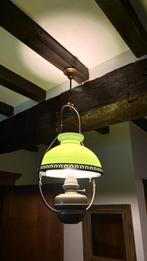 Grote hanglamp, Enlèvement