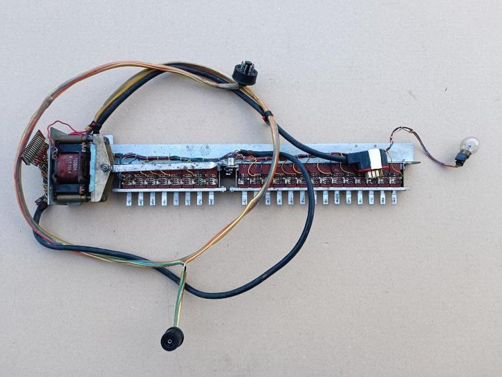 Toetsenbord Emaphone Compact 112 (1963) jukebox, Verzamelen, Automaten | Jukeboxen, Verzenden