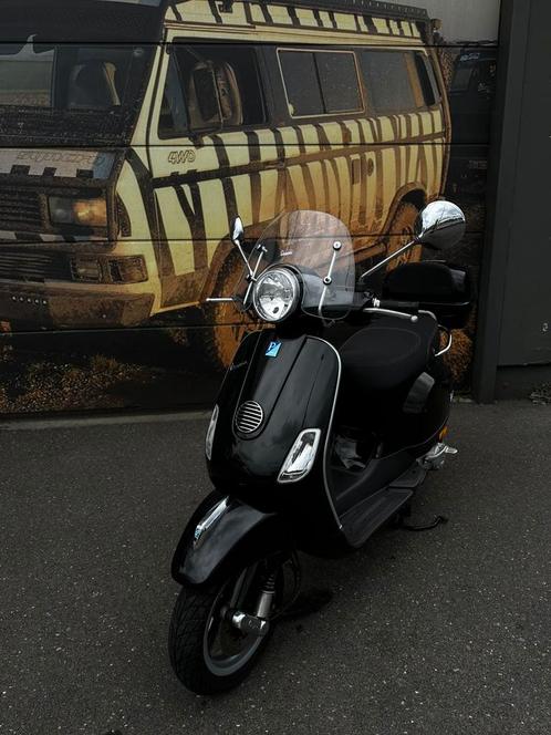 Vespa lx50 van 2009, Fietsen en Brommers, Scooters | Vespa, Zo goed als nieuw, Vespa LX, Klasse B (45 km/u), Benzine, Ophalen