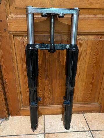Fourche Harley Davidson Softail Héritage  Fatboy bien lire beschikbaar voor biedingen