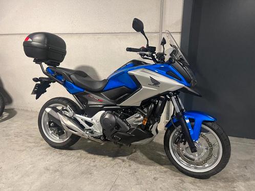 Honda NC750X DCT met topcase, Motos, Motos | Honda, Entreprise, Tourisme, plus de 35 kW, 2 cylindres