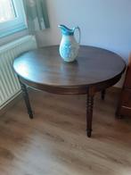 Table ovale en chêne,  très bon état