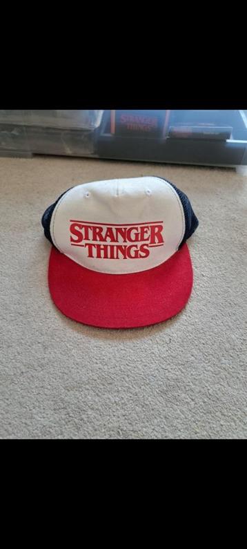 Casquette collector de la série Stranger Things  disponible aux enchères