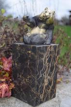 Panda zittend in brons op een marmeren sokkel, Ophalen of Verzenden, Brons