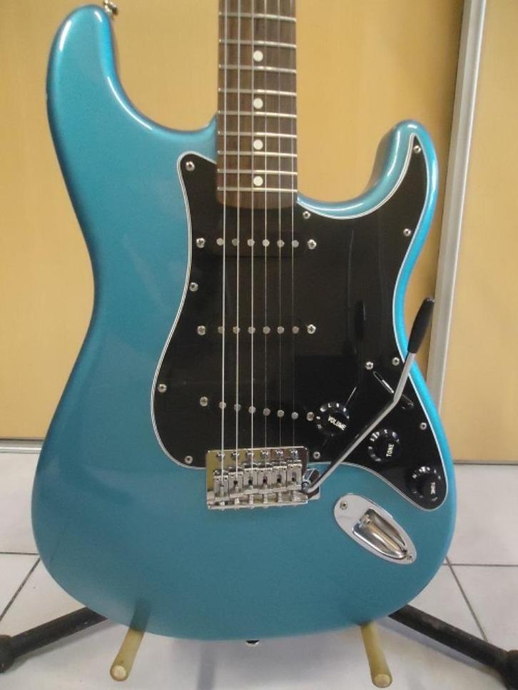 Fender Stratocaster met Monty's John Mayer pickups, Muziek en Instrumenten, Snaarinstrumenten | Gitaren | Elektrisch, Zo goed als nieuw
