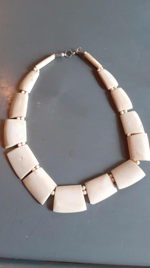 Collier tour de cou plaquette, Handtassen en Accessoires, Kettingen, Gebruikt, Ophalen of Verzenden