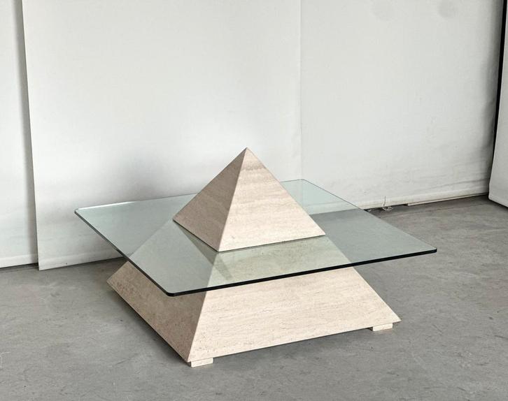 Vintage travertine pyramid coffeetable, Antiek en Kunst, Antiek | Meubels | Tafels, Ophalen