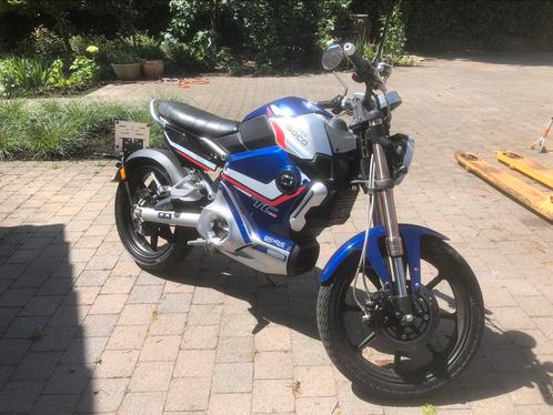 Super Soco TC MAX, Fietsen en Brommers, Brommers | Derbi, Zo goed als nieuw, Ophalen
