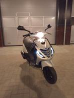 Piaggio Zip 4T Scooter Glans Zilver FULL OPTION (A-KLASSE), Fietsen en Brommers, Ophalen of Verzenden, Zo goed als nieuw