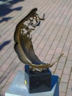 plume et l envol d oiseaux en bronze signé, ANTOINETTE, Antiquités & Art, Antiquités | Bronze & Cuivre, Enlèvement, Bronze