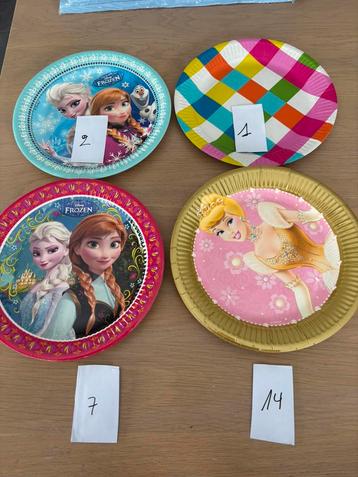 Bordjes verjaardagsfeestje beschikbaar voor biedingen