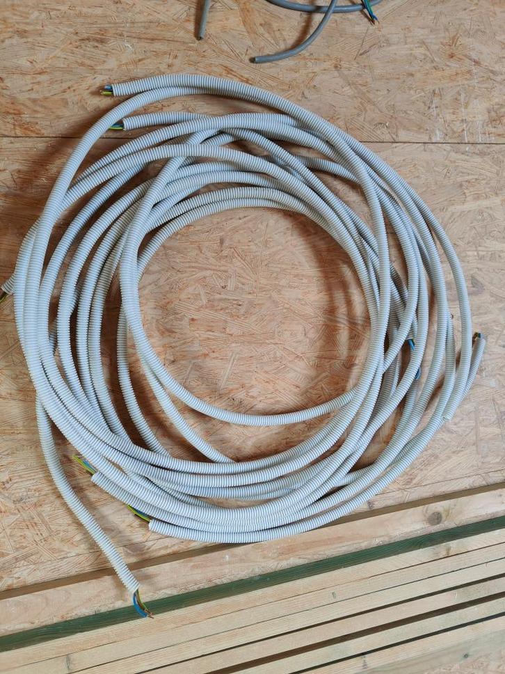 Chutes de câbles électriques divers	(minimum 2m de long), Doe-het-zelf en Bouw, Bouwverlichting, Ophalen