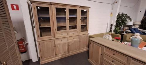 Massieve buffetkast in landelijke stijl, Huis en Inrichting, Kasten | Buffetkasten, Zo goed als nieuw, 200 cm of meer, 200 cm of meer