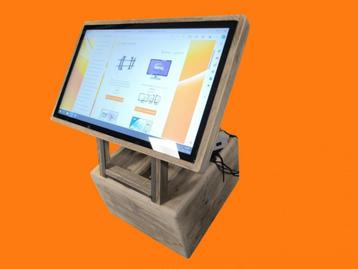 43"ELO TouchScreen met Luxe ombouw/verrijdbaar beschikbaar voor biedingen