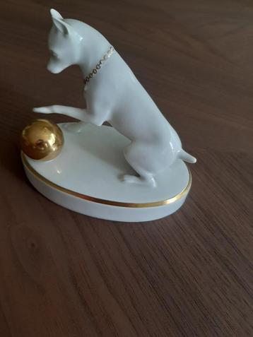 Belle figurine art déco en porcelaine « chien avec ballon », Enlèvement ou Envoi