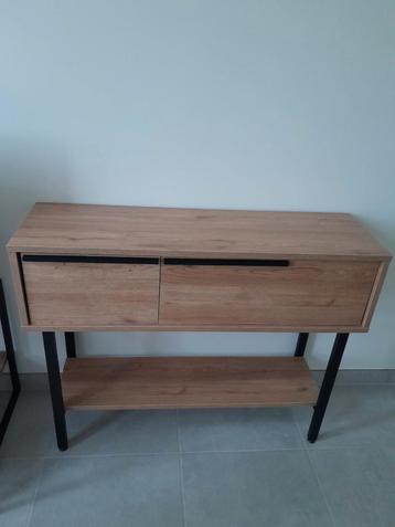 Industrieel wandtafel/kast beschikbaar voor biedingen