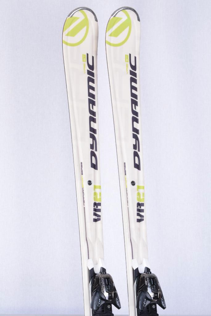 152 ski's DYNAMIC VR 21 ST, white/green + Atomic XTO 10, Sport en Fitness, Skiën en Langlaufen, Gebruikt, Ski's, Ski, Atomic, Carve