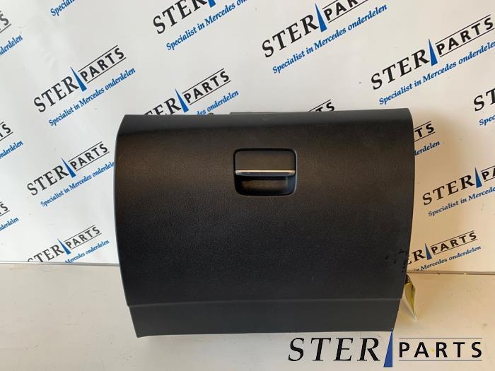 Boîte à gants d'un Mercedes B-Klasse, Autos : Pièces & Accessoires, Tableau de bord & Interrupteurs, Mercedes-Benz, Utilisé, 3 mois de garantie