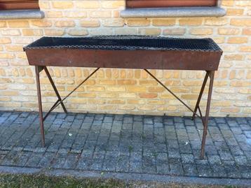 Grote bbq 140x30 cm beschikbaar voor biedingen