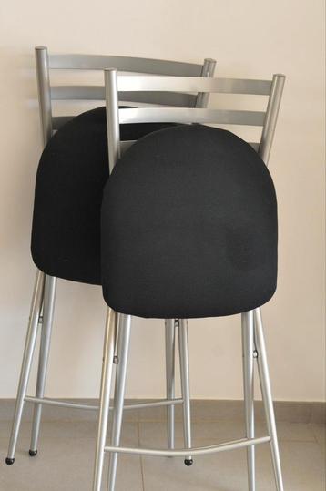 Lot de 2 tabourets de bar en métal avec coussins noirs  beschikbaar voor biedingen