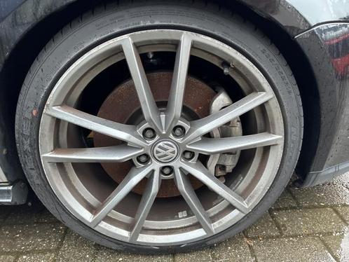 Sportvelgenset + banden van een Volkswagen Golf, Auto-onderdelen, Banden en Velgen, Personenwagen, Gebruikt, 3 maanden garantie