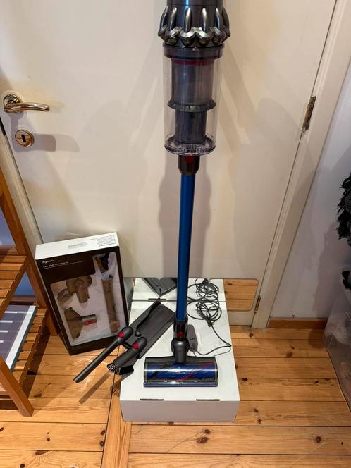 Dyson V11 Absolute en parfait état avec tous les accessoires, Elektronische apparatuur, Stofzuigers, Zo goed als nieuw, Stofzuiger