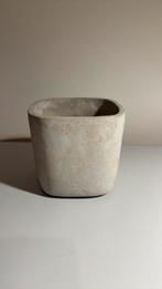 Pot de fleurs en béton gris clair, Jardin & Terrasse, Pots de fleurs, Enlèvement, Comme neuf, Béton