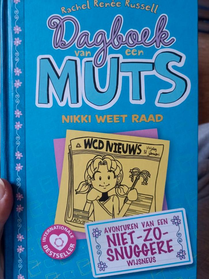 Rachel Renée Russell - Nikki weet raad, Boeken, Kinderboeken | Jeugd | 10 tot 12 jaar, Zo goed als nieuw, Ophalen of Verzenden