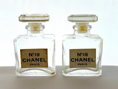 oude Chanel N19 miniatuur parfumflesjes, Verzamelen, Parfumverzamelingen, Miniatuur, Ophalen of Verzenden