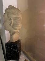 Schone op marmeren blok., Huis en Inrichting, Woonaccessoires | Zuilen en Pilaren, Ophalen, Gebruikt