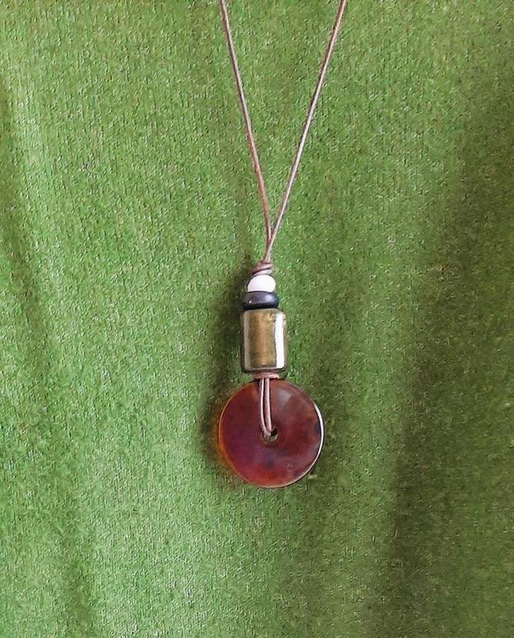 Te koop: Mooie lange veter met versiering, Handtassen en Accessoires, Kettingen, Nieuw, Overige materialen, Overige kleuren, Met hanger