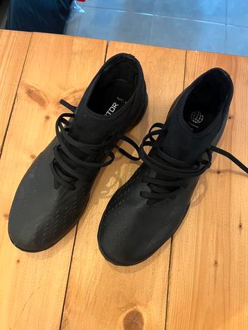 Adidas Predator voetbalschoenen beschikbaar voor biedingen