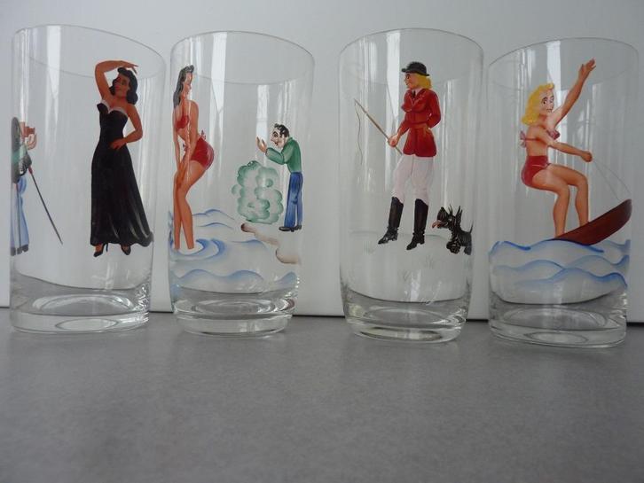 Vintage glazen met 'ondeugende' afbeeldingen, Verzamelen, Glas en Drinkglazen, Zo goed als nieuw, Ophalen of Verzenden