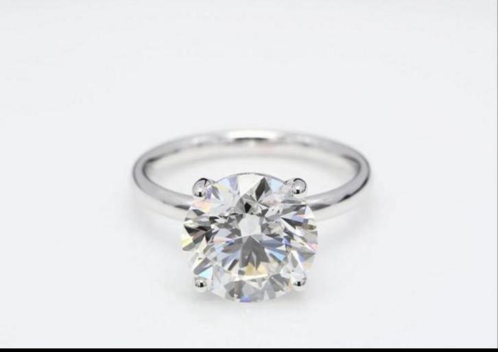 Diamant ring witgoud “ 750” Lab-grown 6.01 carat, Handtassen en Accessoires, Ringen, Zo goed als nieuw, Goud, Ophalen
