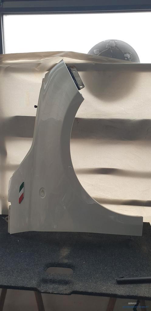 Spatbord rechts Fiat 500 268/A 52015755 voorscherm italia pa, Auto-onderdelen, Carrosserie, Fiat, Voor, Rechts, Gebruikt